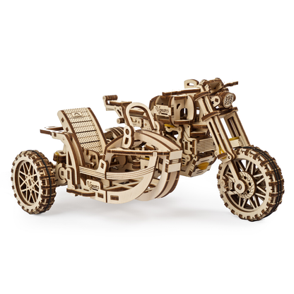 Motorka Scrambler UGR-10 se sajdkárou